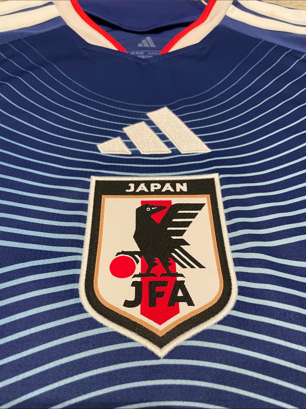 Adidas Japan 2026 Home Jersey Ado Limited Edition NWT  men and with key chain - Picture 2 of 11